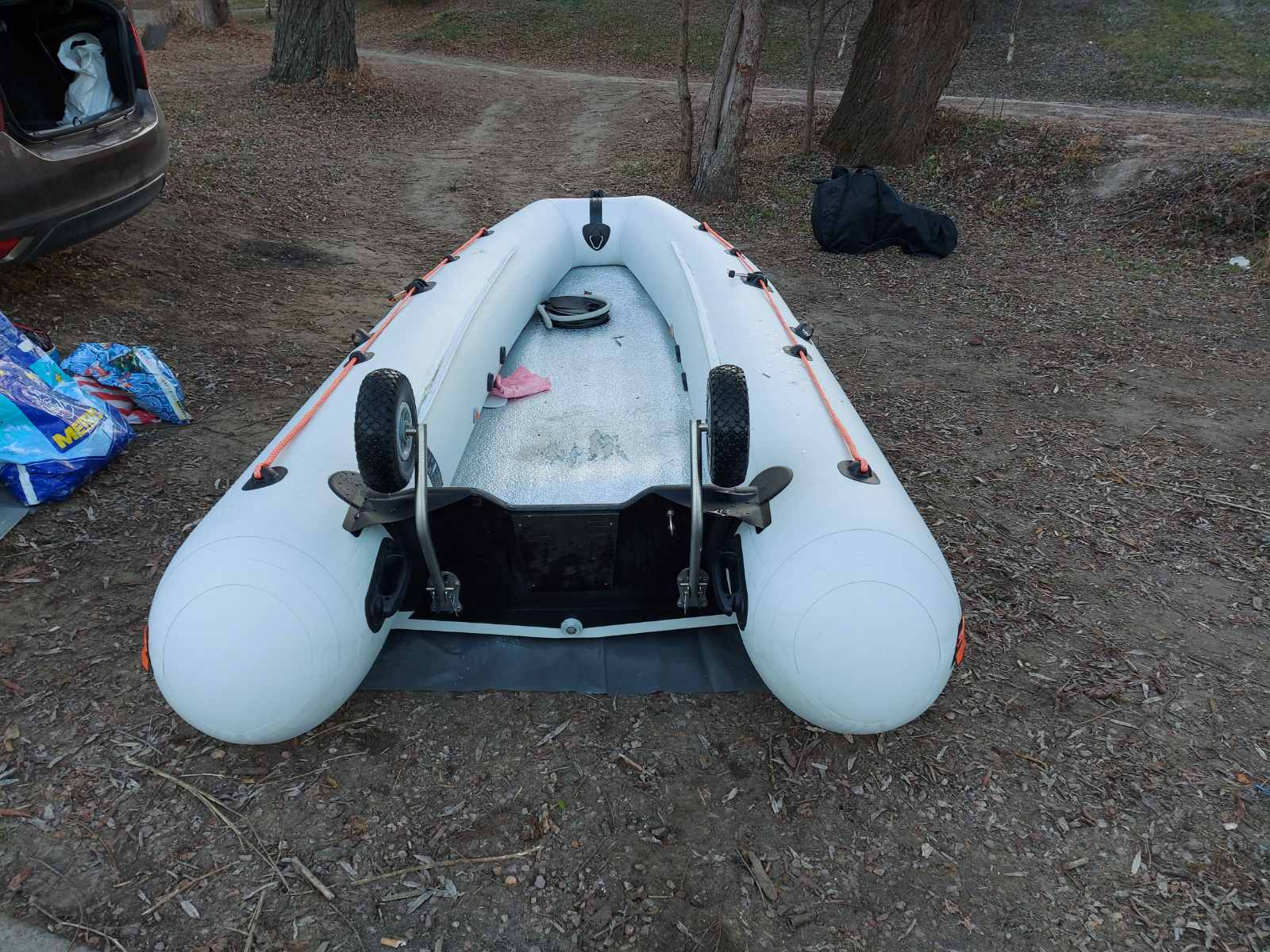 trantsevi-kolesa-dlya-chovna-z-intertseptorom-KT3NKI-posileni.-1